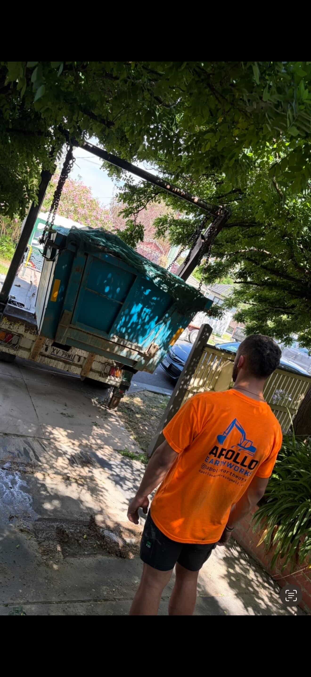 Apollo Earthworks - material export and cartage in Melbourne